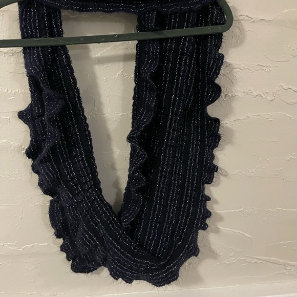 Nine West infinity scarf - Picture 4 of 4